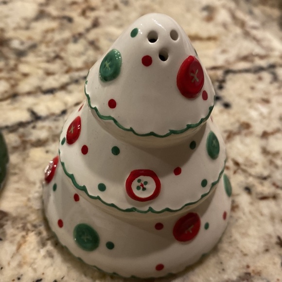 Vintage holiday Christmas tree salt pepper shakers - Picture 3 of 6